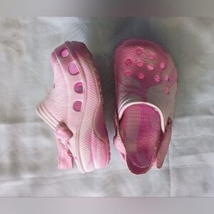 ‼️5 items for $8‼️Pink Kids Crocs